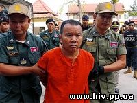 Камбоджа: Врач, заразивший ВИЧ пациентов, получил 25 лет тюрьмы